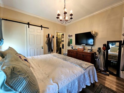 Bed Dresser Room Flow View
