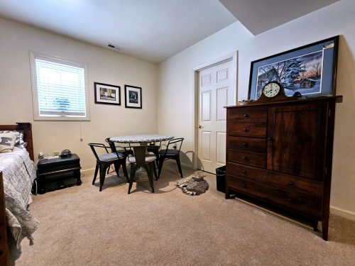 Table Dresser Corner