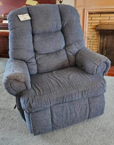 www.TrueBlueAuctions.com - 3315 Broad Avenue Altoona PA - Personal Property