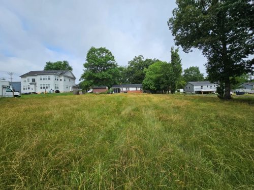 4911 Seltzer St, Lanham, MD 20706