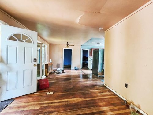 4911 Seltzer St, Lanham, MD 20706
