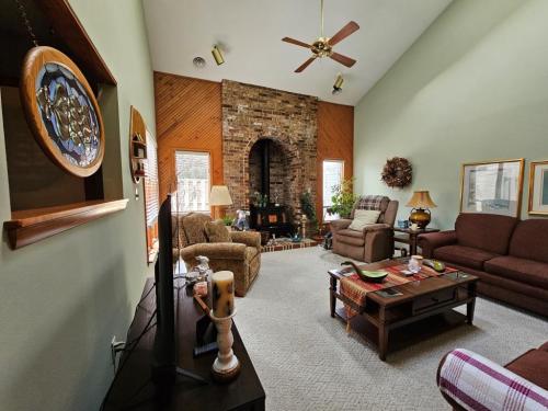 736 West Aaron Drive State College PA 16803 - Real Estate