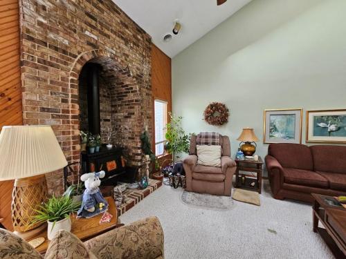 736 West Aaron Drive State College PA 16803 - Real Estate