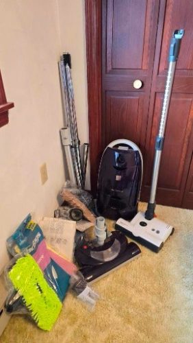www.TrueBlueAuctions.com - Estate Auction - RT 26 Huntingdon PA