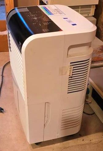 www.TrueBlueAuctions.com - Estate Auction - RT 26 Huntingdon PA