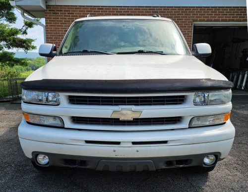2004 Chevrolet Suburban Z71 4x4 – Reliable Full-Size SUV