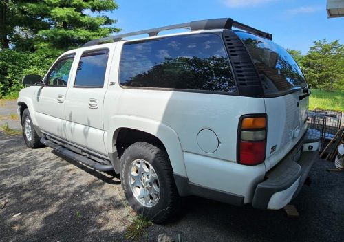 2004 Chevrolet Suburban Z71 4x4 – Reliable Full-Size SUV