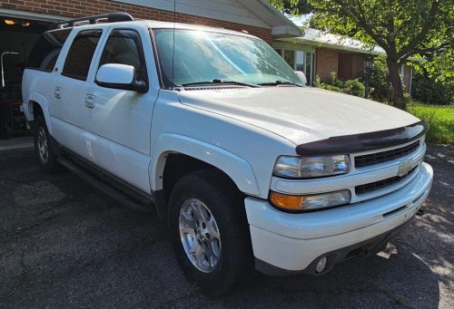 2004 Chevrolet Suburban Z71 4x4 – Reliable Full-Size SUV