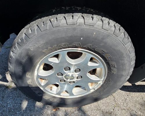 2004 Chevrolet Suburban Z71 4x4 – Reliable Full-Size SUV