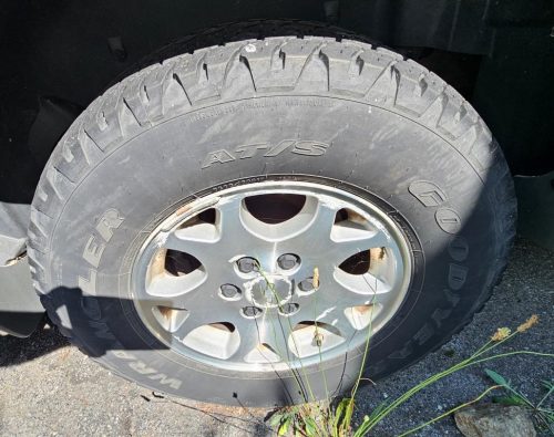 2004 Chevrolet Suburban Z71 4x4 – Reliable Full-Size SUV