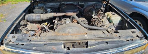 2004 Chevrolet Suburban 1500 LT 4WD – Full-Size V8 SUV with Third-Row Seating & Tow Package