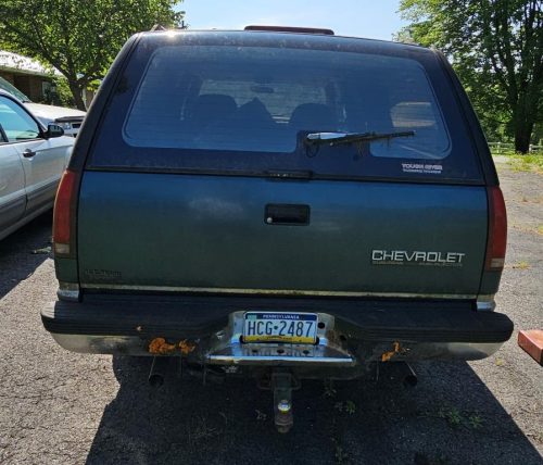 2004 Chevrolet Suburban 1500 LT 4WD – Full-Size V8 SUV with Third-Row Seating & Tow Package