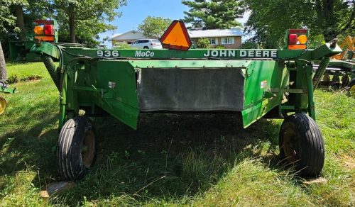 John Deere 2150 Utility Tractor with Front Loader & ROPS Canopy | 2WD Diesel | 3-Point & PTO