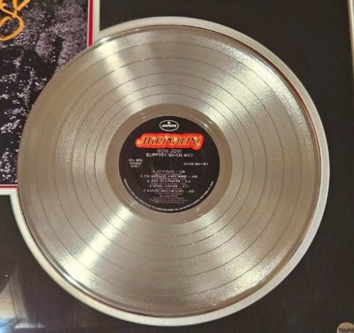 Legendary Music Autographs & Memorabilia Auction