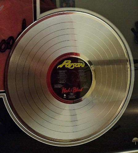 Legendary Music Autographs & Memorabilia Auction